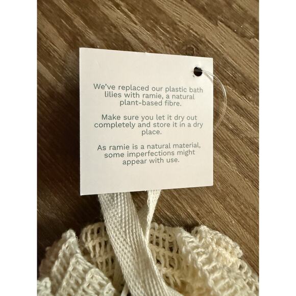 The Body Shop Spiced Orange Limited Edition 3 Piece Mini Gift Set - Picture 7 of 11